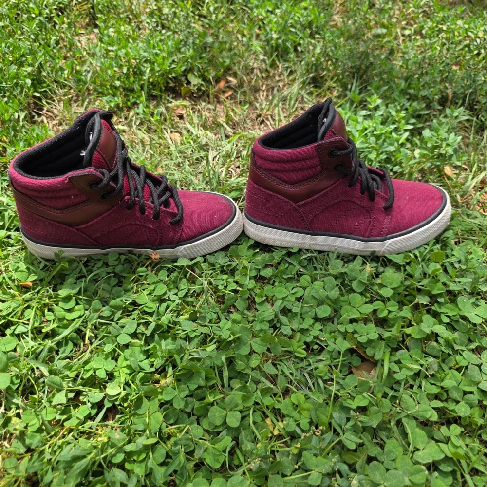 The Childrens Place Boys High Top Sneakers Burgundy Canvas Size 11 2103071